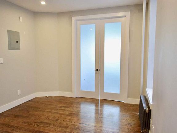 5th image of 370 E 23rd St APT K