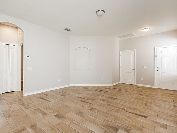 4th image of 910 Larwood Pine Dr