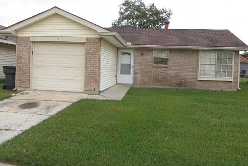 1st image of 5 Caddo Pl