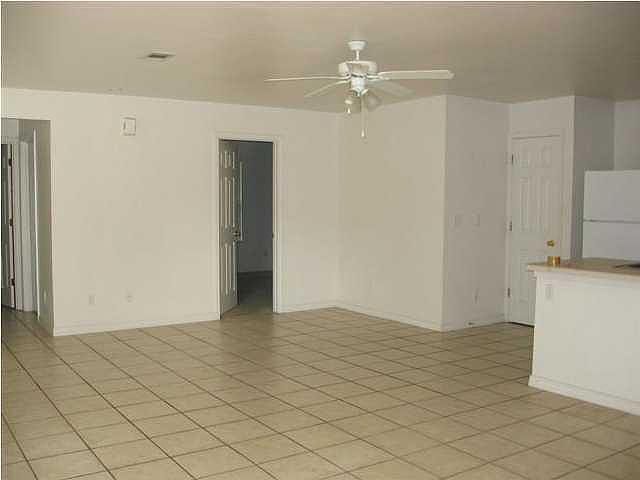1st image of 207 Classic Ct