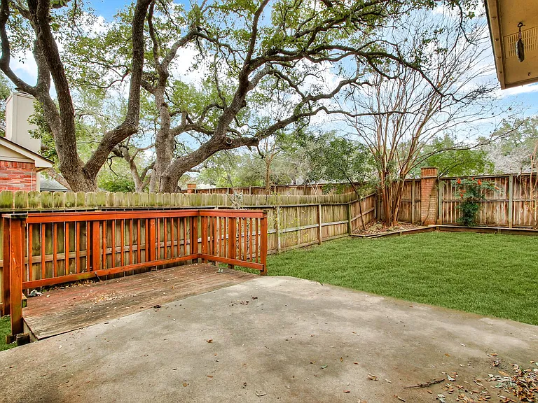 11823 Adriana Maria — Photo 24