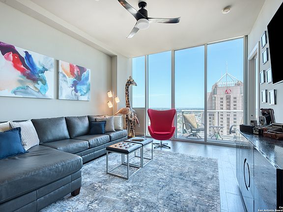 3rd image of 600 E MARKET ST #3004