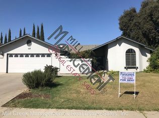 1122 Raymond Rd, Hanford, CA 93230