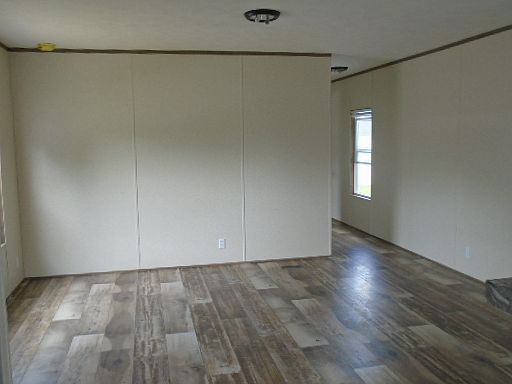 3rd image of 2432 Phipps Ave