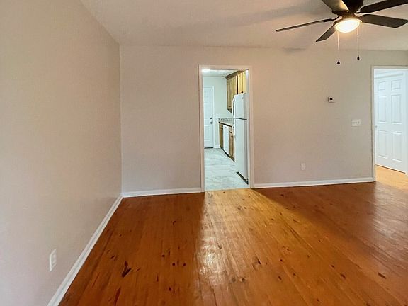 3rd image of 52 Sunrise Cir