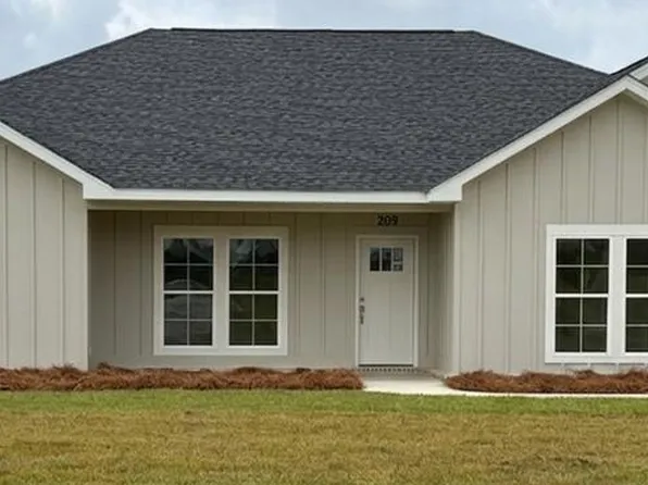 209 Woodstock, Headland, AL 36345