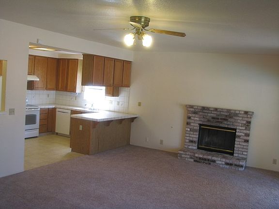 4th image of 5719 Prince Edward Ln