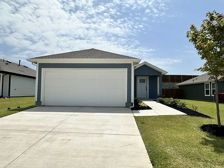 3015 Serenity Ln — Photo 1
