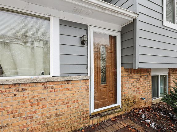 2nd image of 4580 Fairgrove Rd