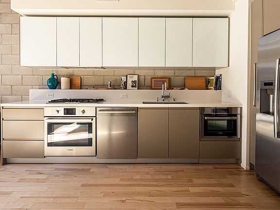 3rd image of 3450 Cahuenga Blvd W #405A