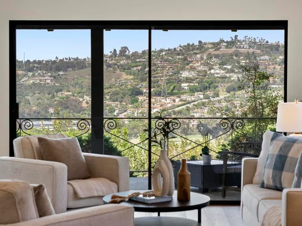 2454 Torrejon Pl, Carlsbad, CA 92009