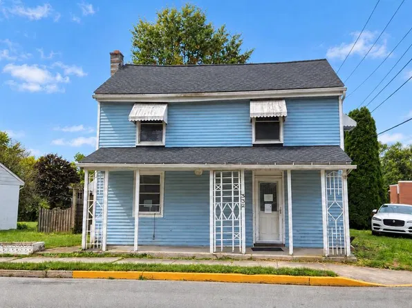 332 N 2nd St, Bainbridge, PA 17502