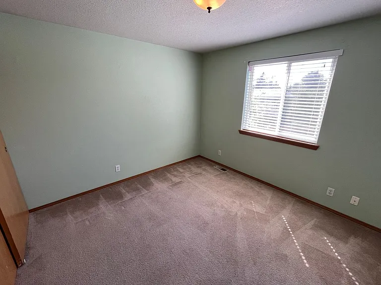 3109 NE Cromwell Ct — Photo 13