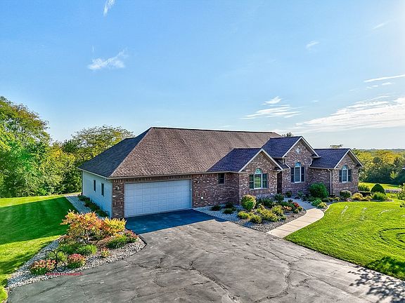 4th image of 2320 Oakwood Ln