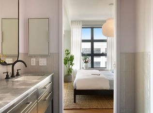 547 W 47th St ROOM 527, New York, NY