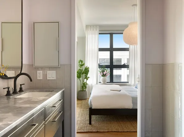 547 W 47th St Room 527, New York, NY 10036