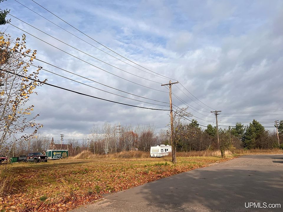 1st image of Oak St