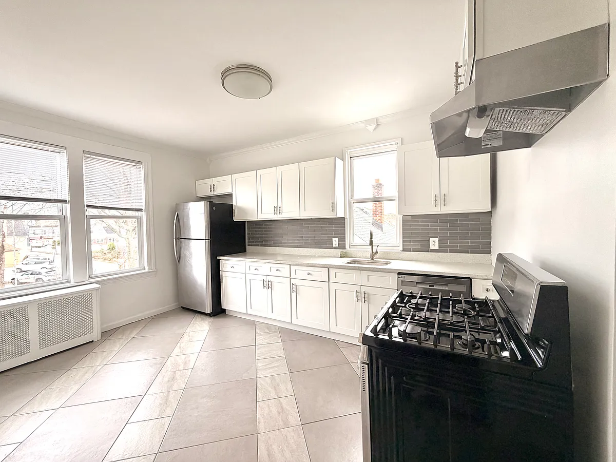 Kitchen - 460 Avenue A #2