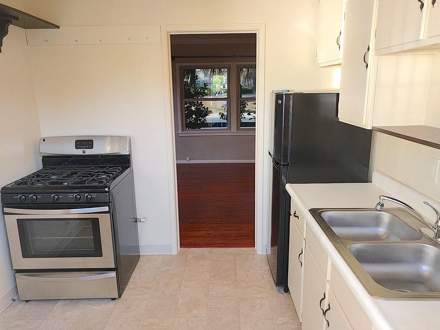 Studio, 360 sqft, $2,000 — Photo 4