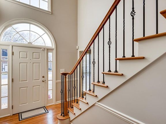 4th image of 3020 Arbor Woods Dr
