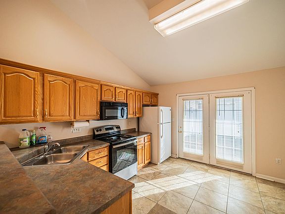 5th image of 2111 W Park Dr