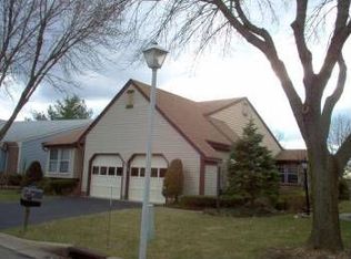 3 James Madison Ct, Monroe Twp, NJ 08831