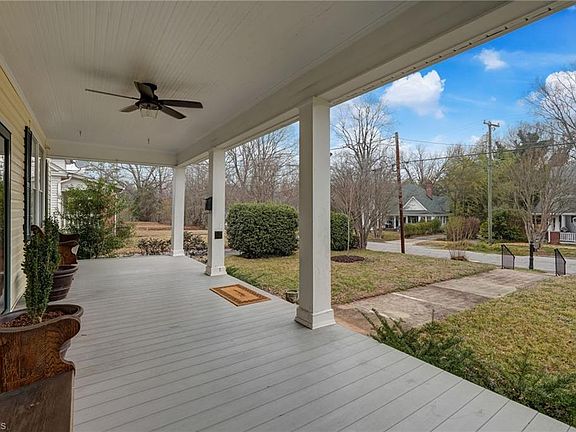 5th image of 511 Patrick St