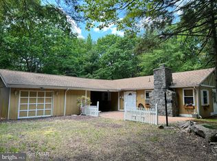 111 Split Rock Rd, Lake Harmony, PA 18624