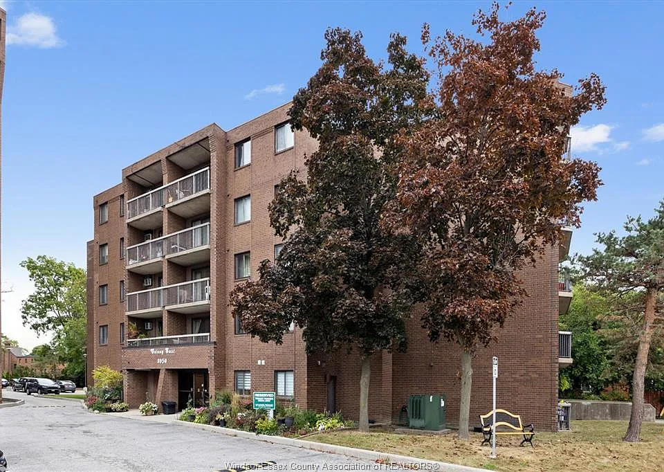 3950 Wyandotte St E #306