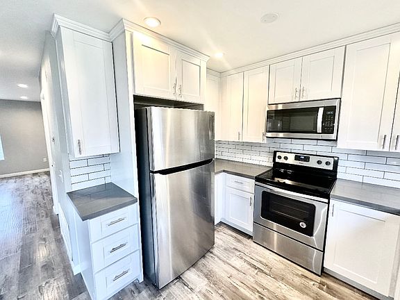 5th image of 10635 Aristocrat Ct