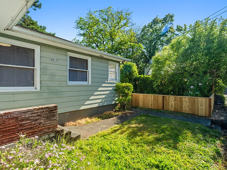 4815 SE Yamhill St — Photo 22