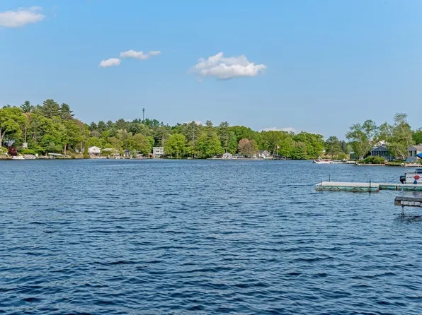 10 Hamilton Dr, Holland, MA 01521