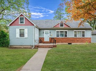 34 Rose Ct, Smithtown, NY 11787