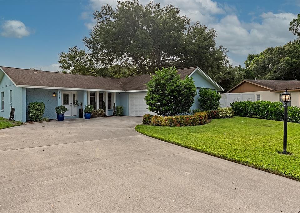1st image of 2831 Indianwood Dr