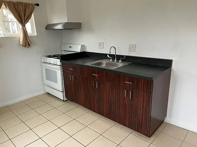 529 Hibiscus Ct #1 — Photo 2