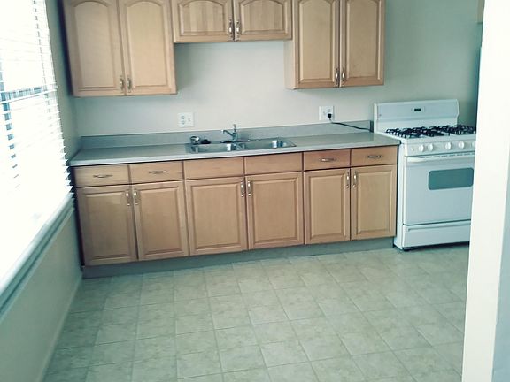 Kitchen Pic 1