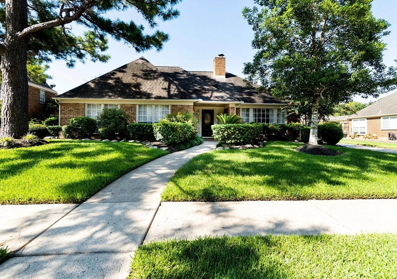 Rare one-story home in prestigious Bay Forest, zoned to top-rated CCISD schools! — Photo 1