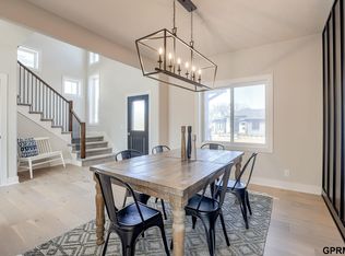 21365 E Cir, Omaha, NE 68022