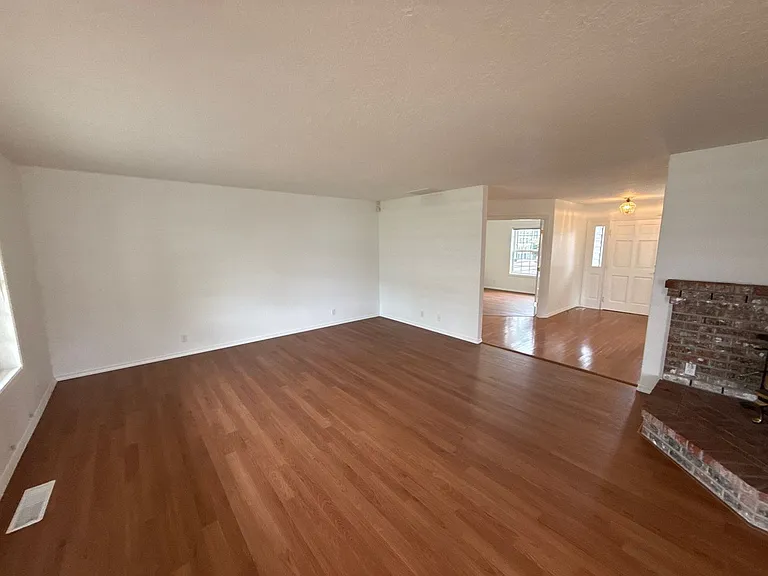 191 McLaughlin Dr — Photo 9