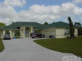 471 SE Pine Rd, Port Saint Lucie, FL 34984