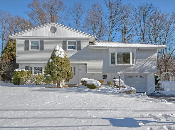 107 Parkview Road, Elmsford, NY 10523