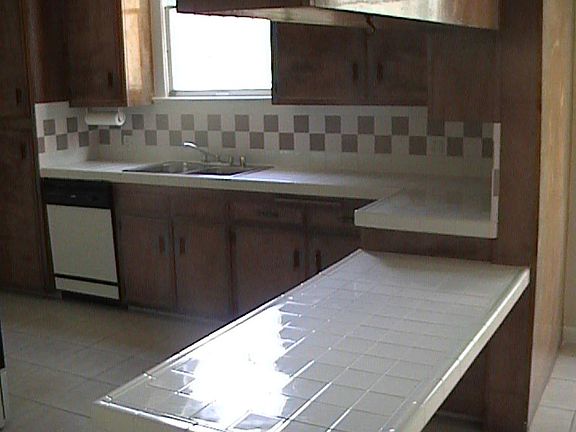 2nd image of 437 N Sierra Bonita Ave #437