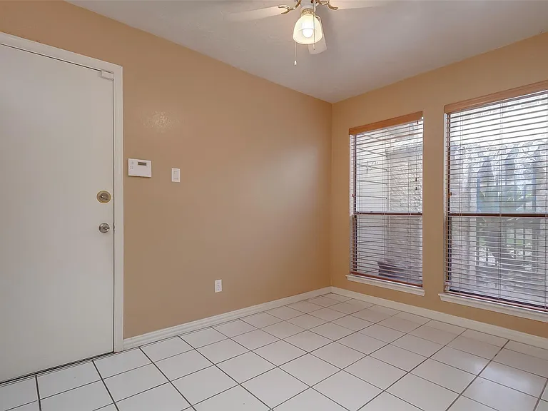 6030 Gallant Forest Dr — Photo 15