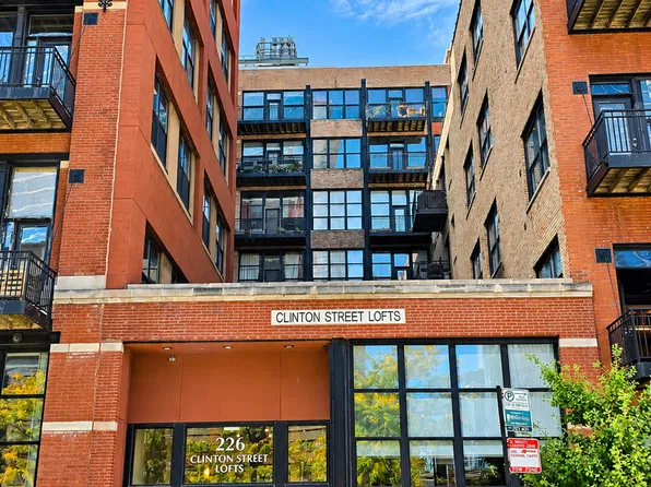 226 N Clinton St APT 225, Chicago, IL 60661