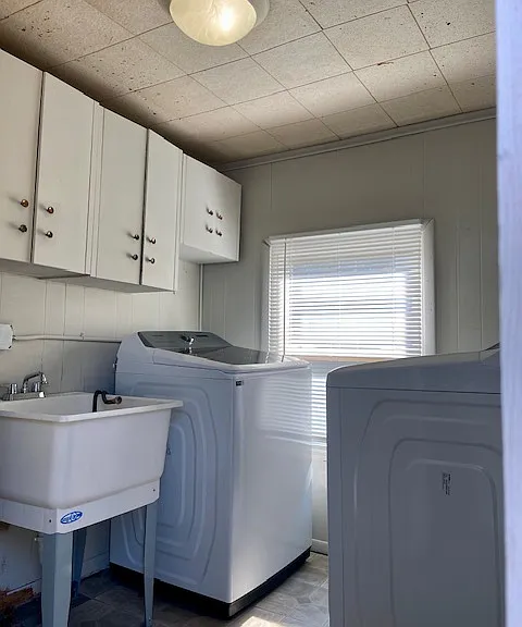8249 Packard Ave — Photo 2