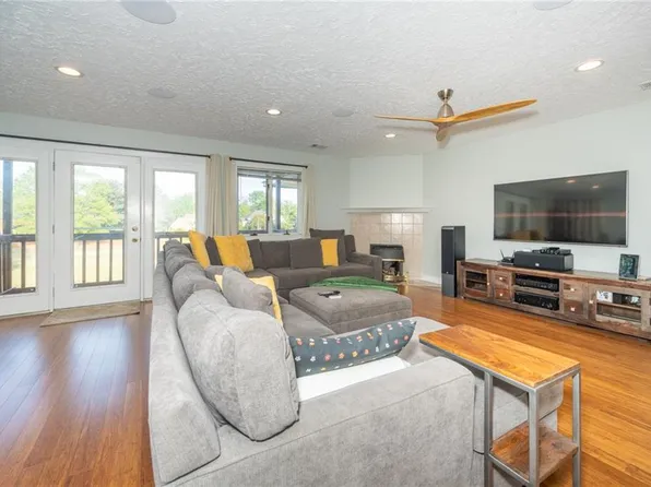 1250 Foursome Ln, Virginia Beach, VA 23455