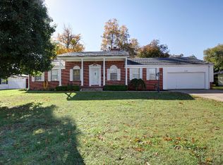 318 SE 7th Pl, Pryor, OK 74361