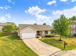 7 Town Cryer Ct, O'Fallon, MO 63366