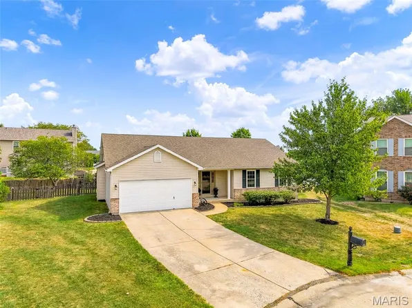 7 Town Cryer Ct, O'Fallon, MO 63366