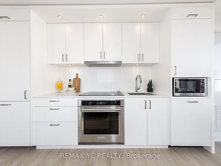470 Front St W #1612 — Photo 11